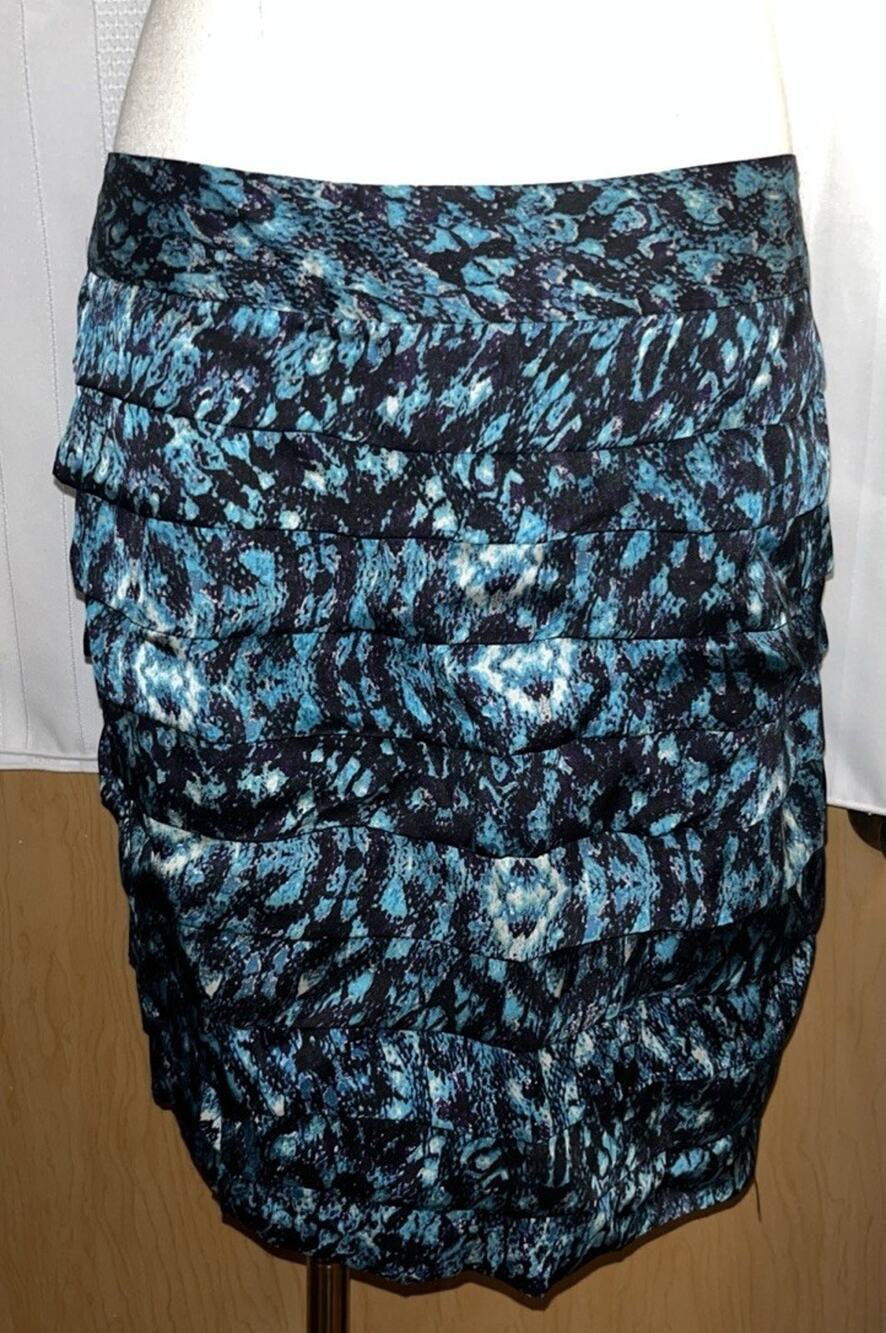 Twenty One Ladies Size Large Shaded Blues Tiered Above Knee Length Skirt